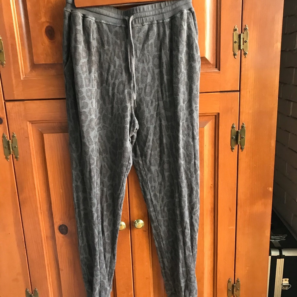 Cute leopard print sweat pants
